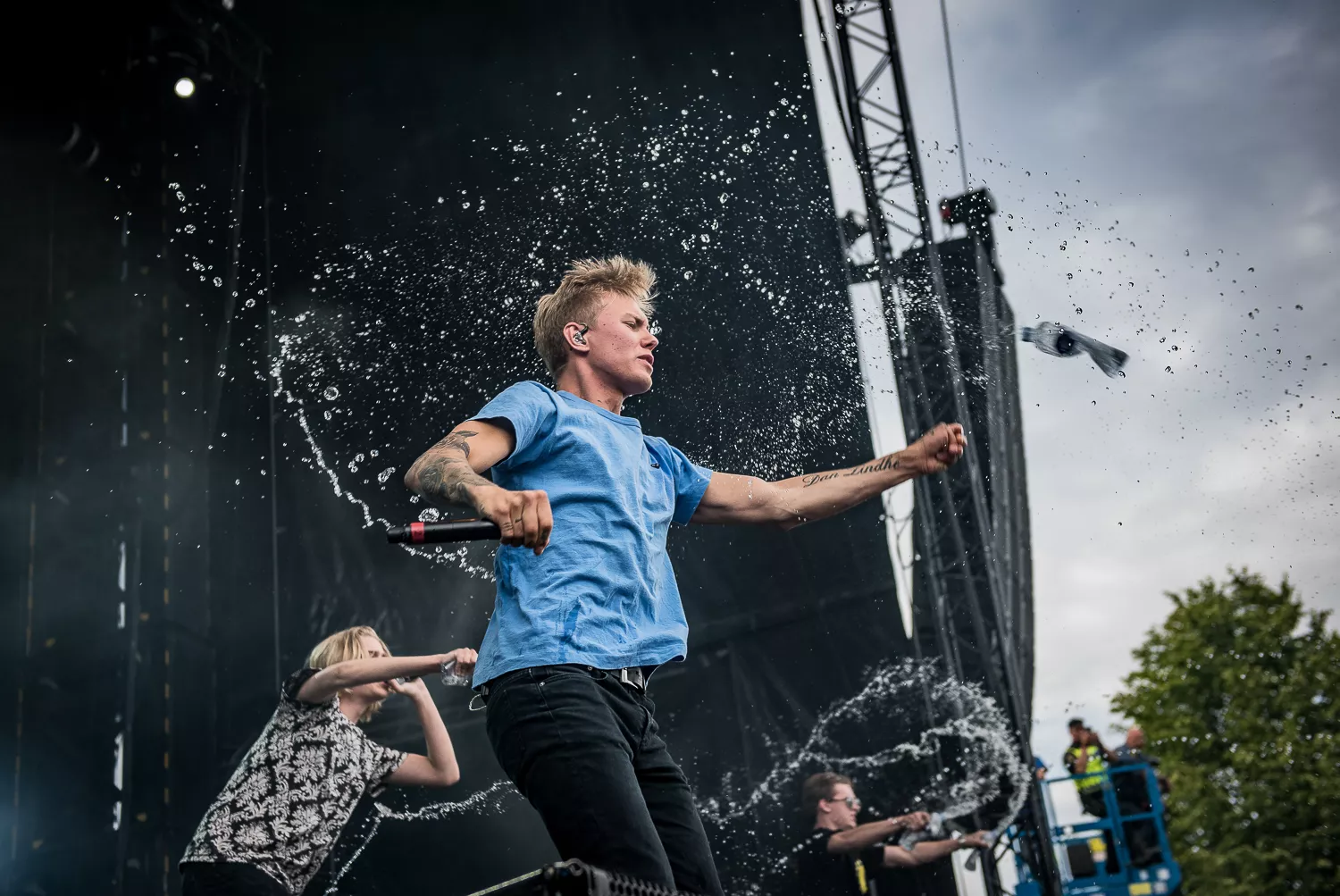 SINGELRECENSIONER: Legalisering och döden i fokus