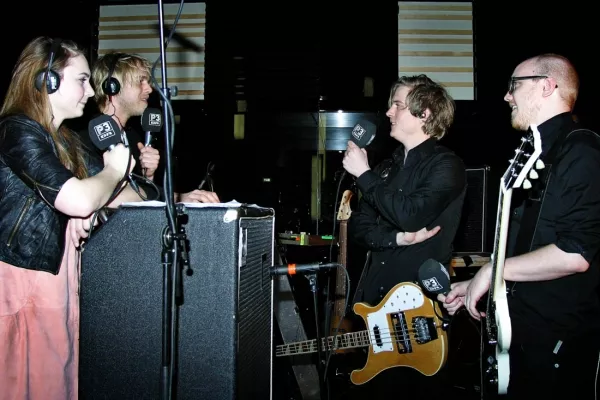 P3 Sellout Session: "Det hjælper at grine – også af det gravalvorlige"