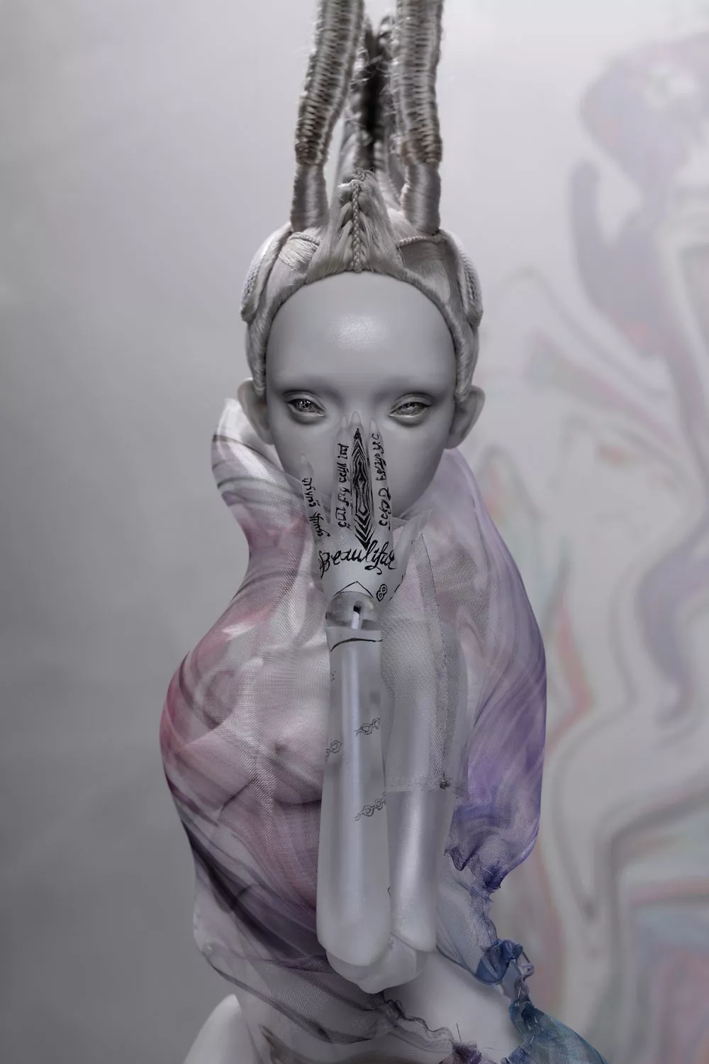 Grimes udgiver ny single og sætter dato på album