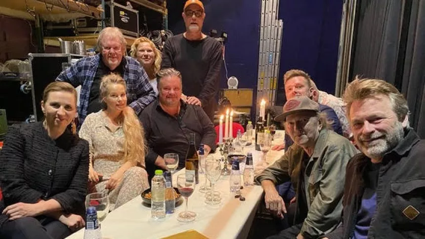Mette Frederiksen sagde farvel til nedlukning med Sebastian-koncert
