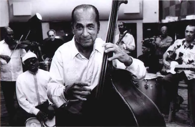 Nekrolog: Orlando "Cachaíto" Lopez 1933-2009