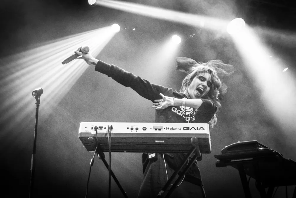 Grimes: Linné, Way Out West