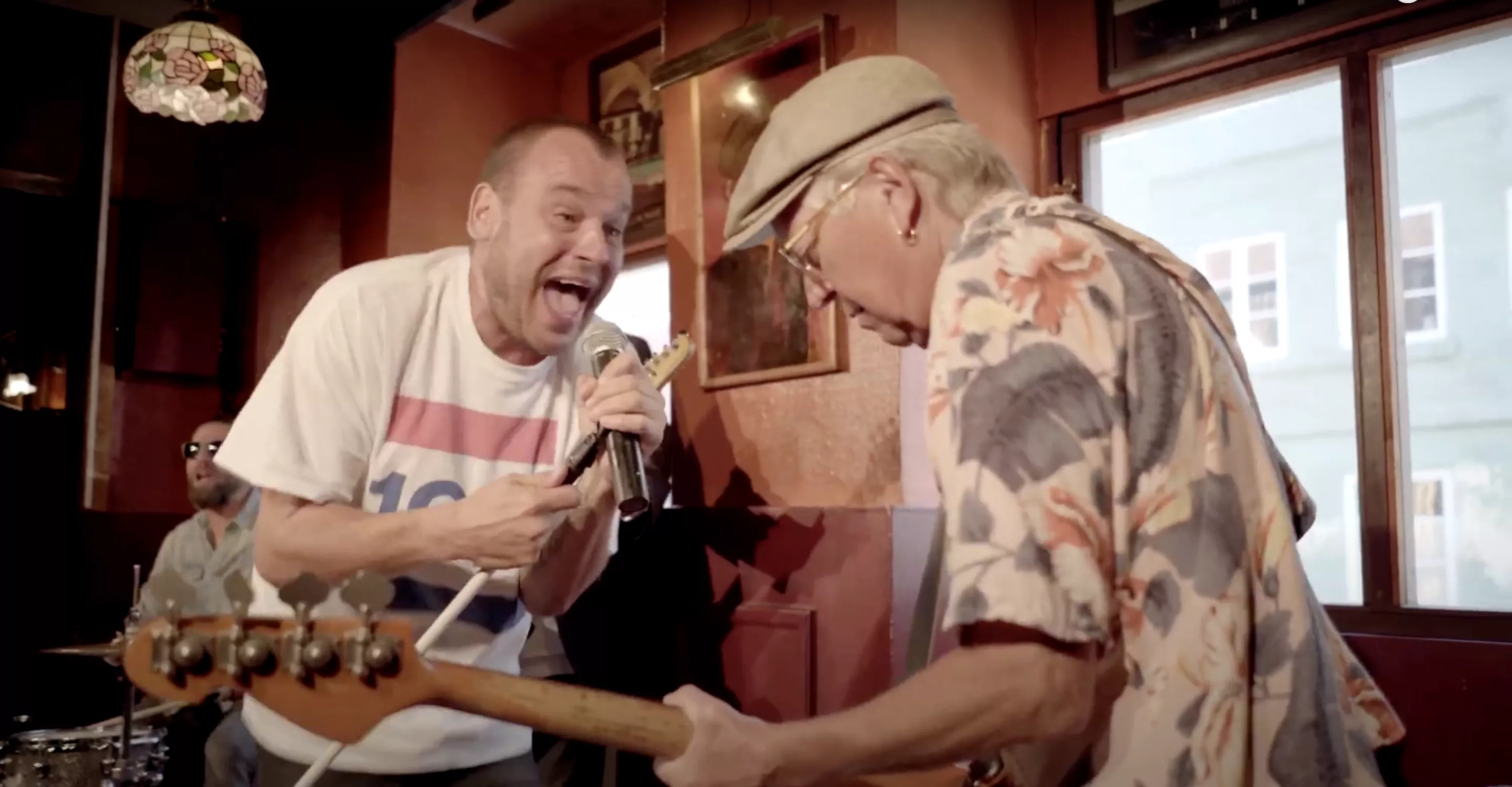 VIDEO: Chief 1 fester med Wili Jønsson og Michael Hardinger