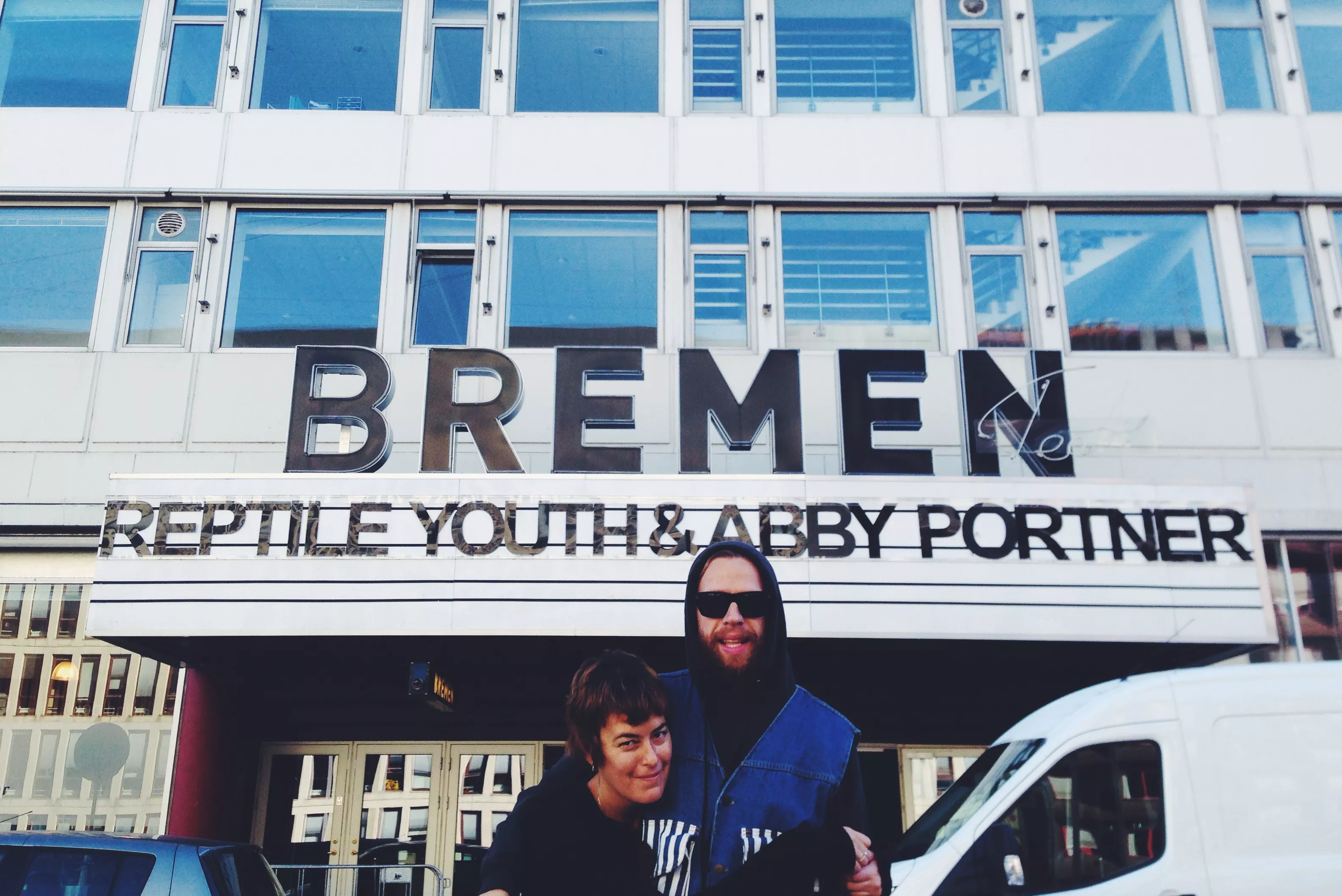 Reptile Youth og Abby Portner udgiver dokumentarfilm om samarbejde. Se den her. 