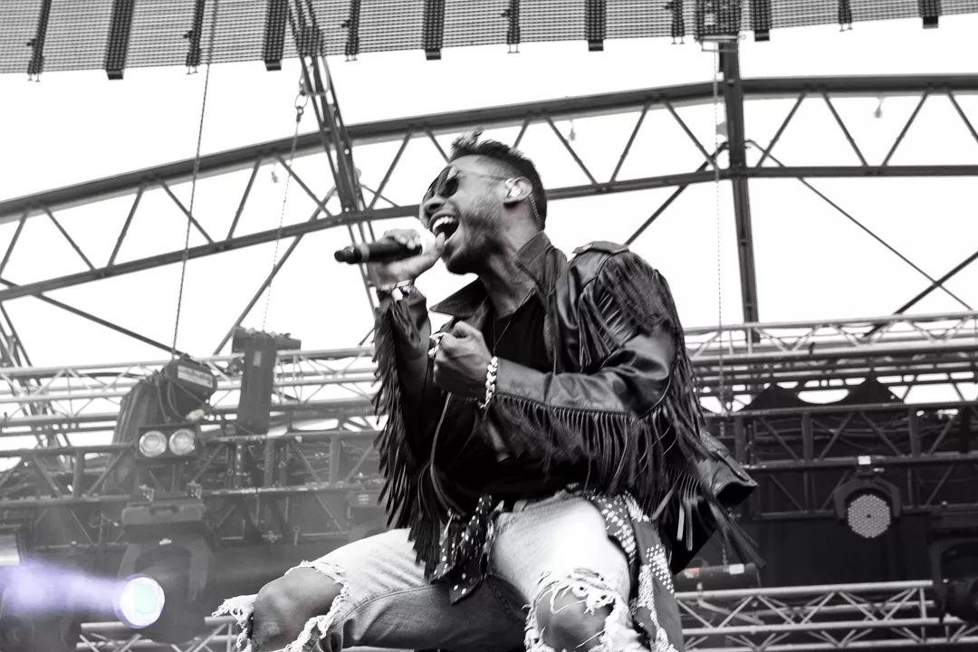 R'n'b-trussetyv sagsøgt for mislykket stagedive