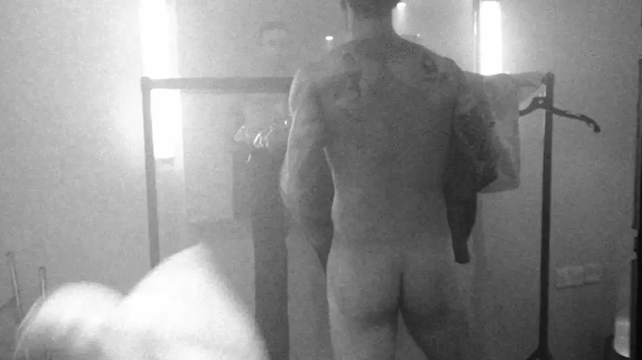 Ny video: Adam Levine går linen ud for Maroon 5