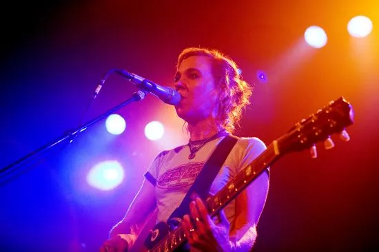 Throwing Muses mangler penge