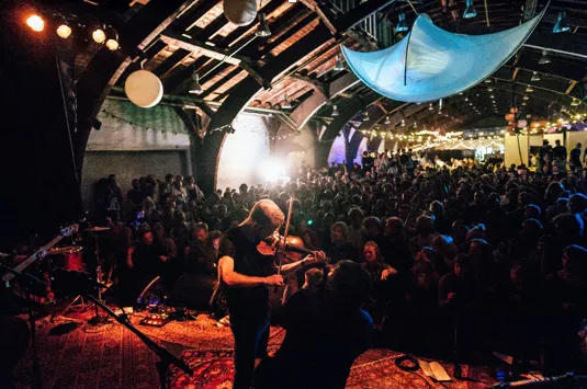 En aften dedikeret til arabisk klubmusik - Med Acid Arab