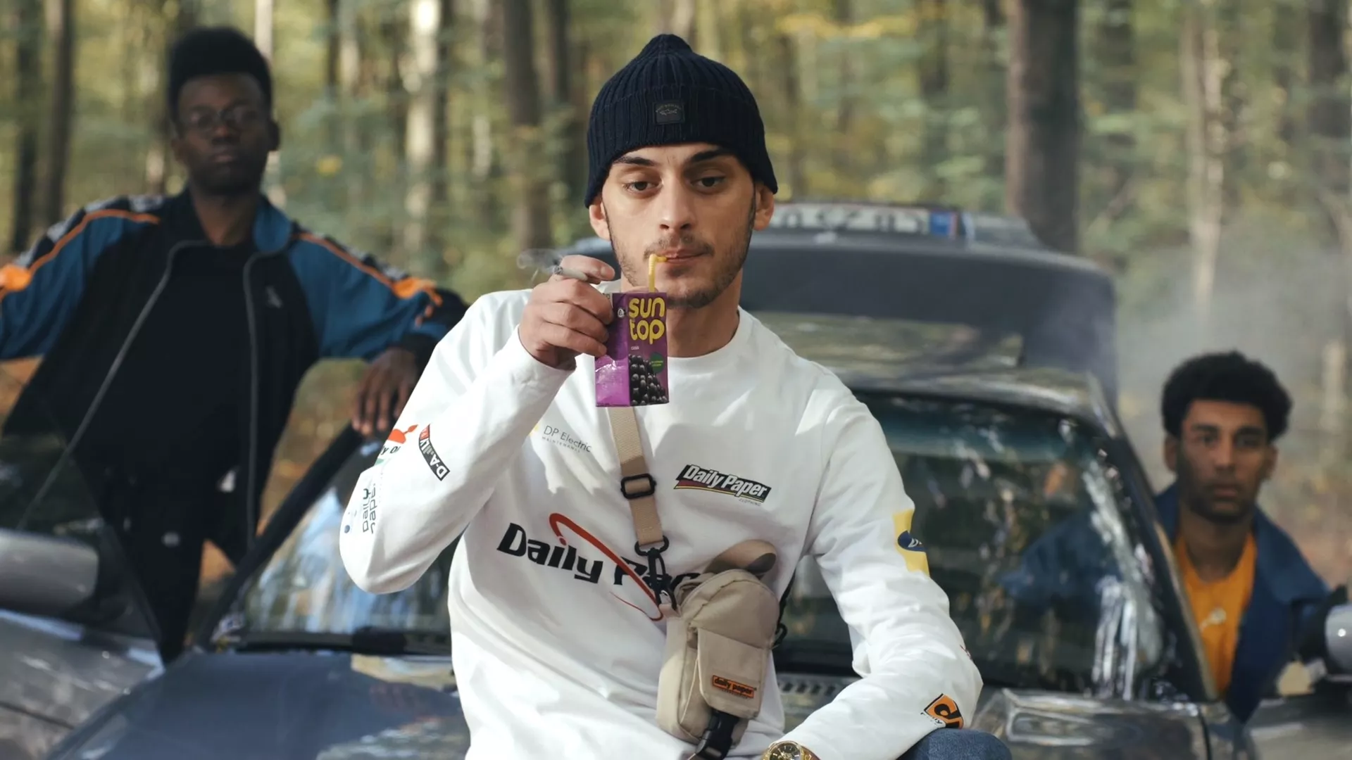 VIDEO: Artigeardit har det fint og fornemt