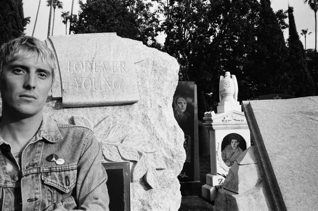 BÄST JUST NU: Den felande länken mellan Hästpojken, The Embassy och Happy Mondays