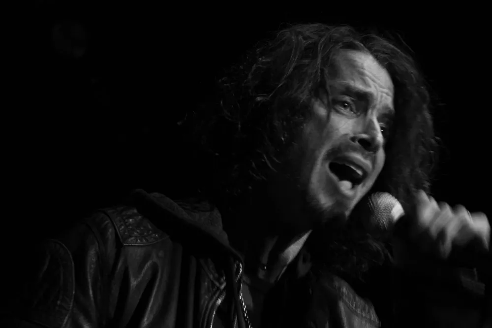 Lyt: Chris Cornell synger coverversion af Guns N'Roses-klassiker
