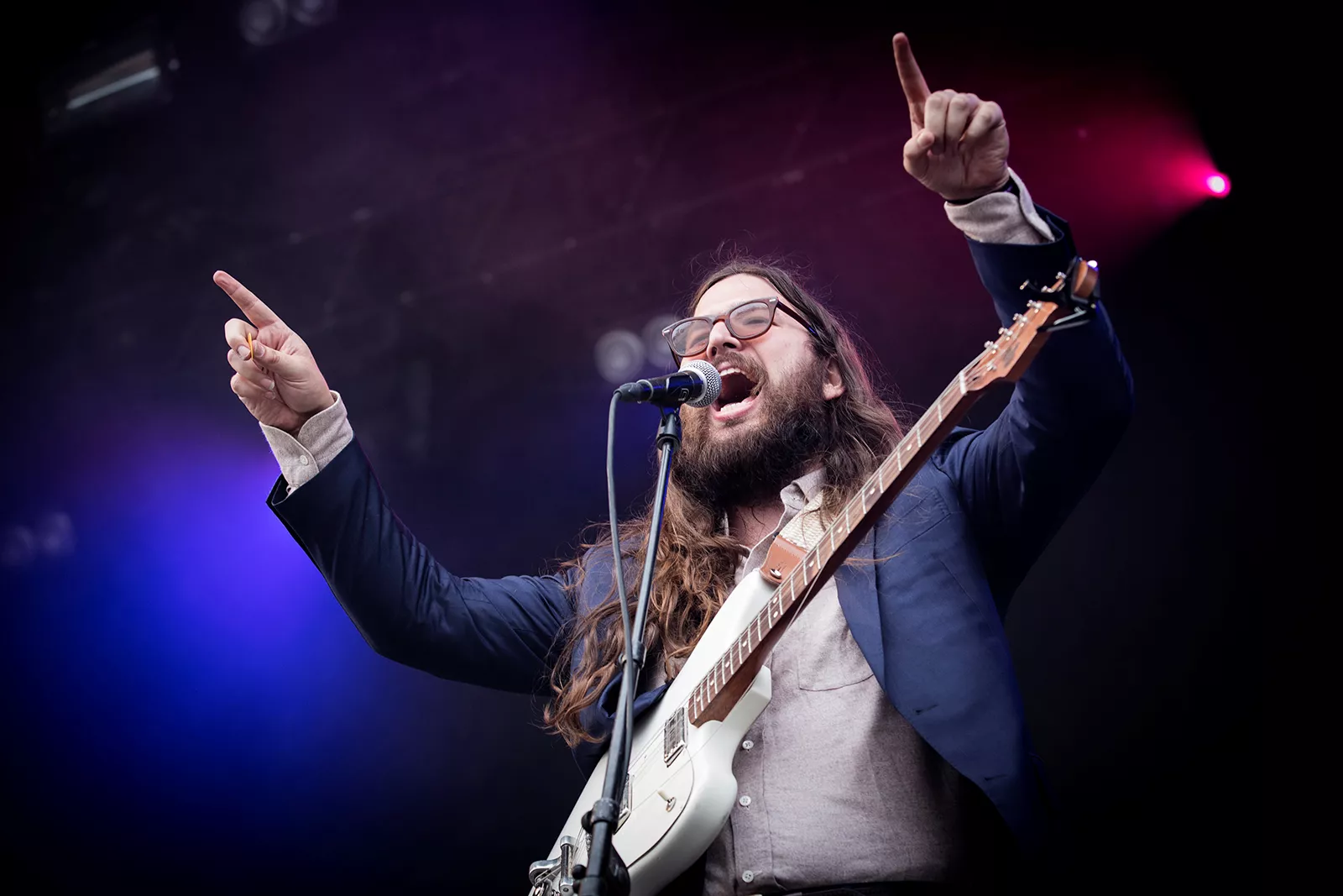 Matthew E. White kommer til Danmark