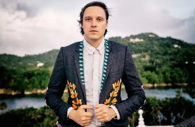 Arcade Fire-sanger ærer afdøde Alan Vega med cover-sang