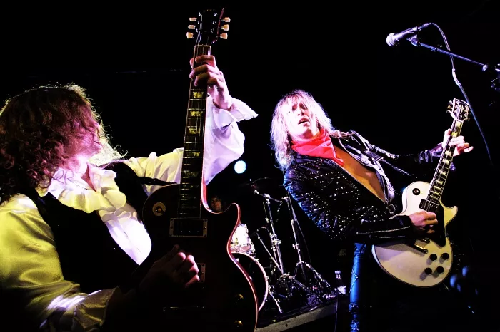 Hot Leg – Drenge med rendyrket spilleglæde