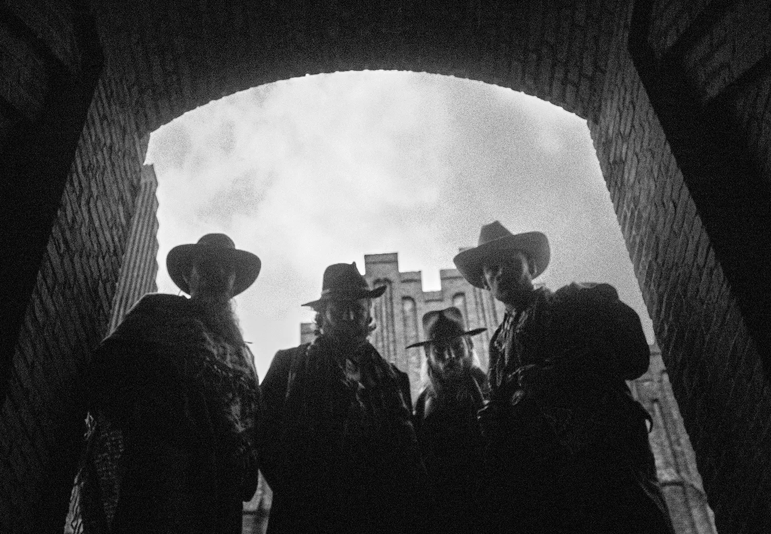 Uden at miste kontrollen over den lader Nake musikken vandre