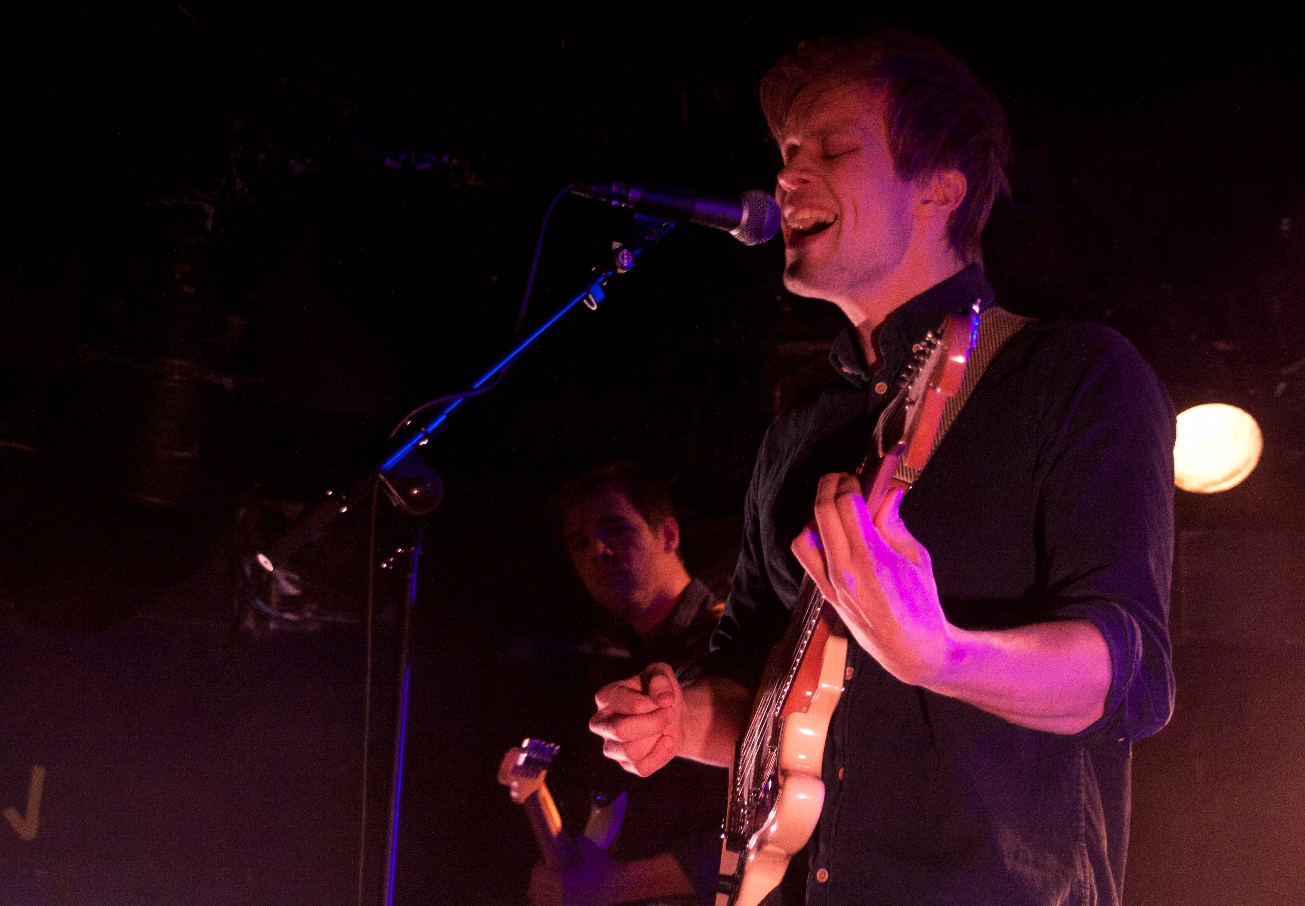 Alfred Hall: John Dee, Oslo