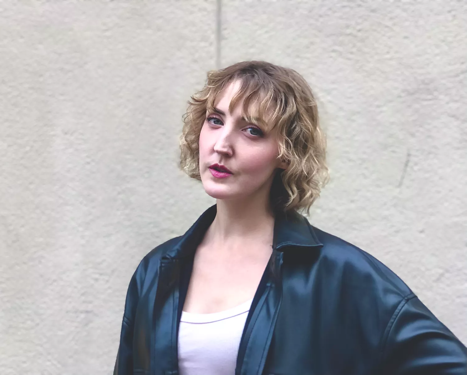 Hör Rut Sandbladh på engelska