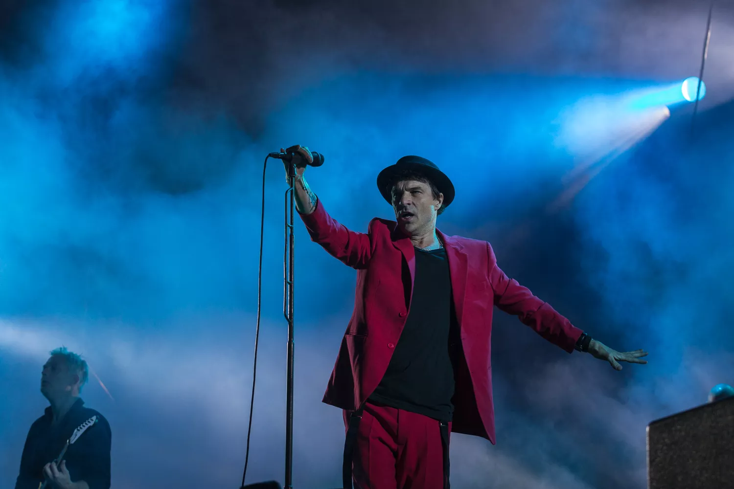 Thåström gästar Garmarnas album – hör smakprov