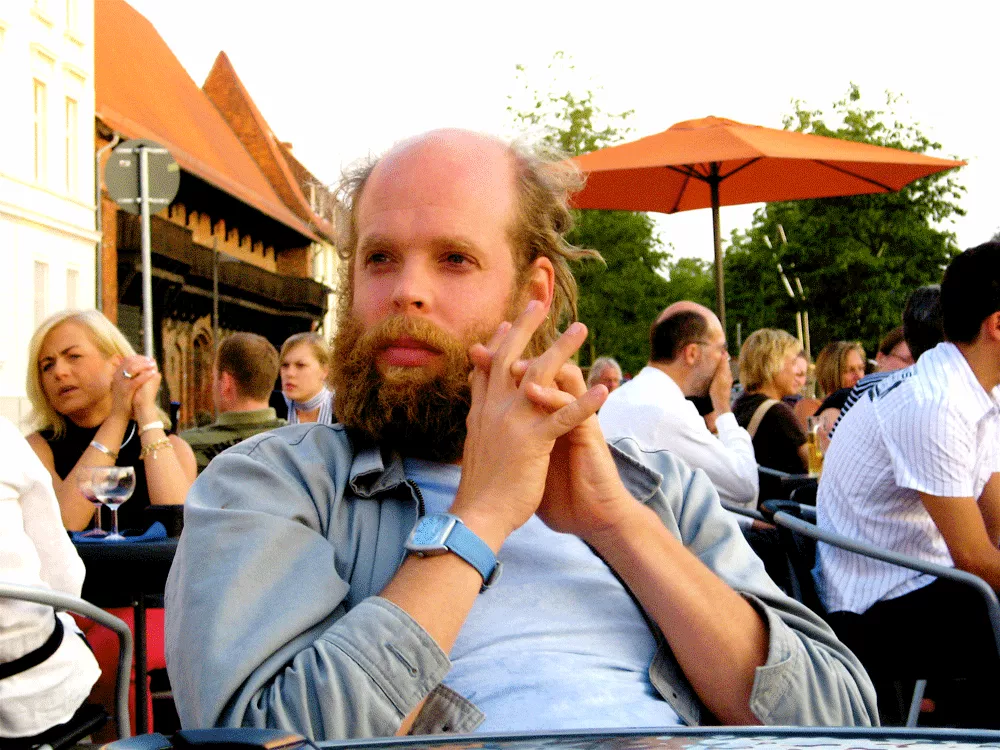 Bonnie ”Prince” Billy lånar ut sin röst till Hot Chip