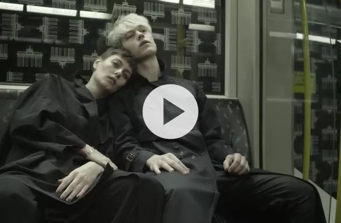 Se kaotisk video med Rangleklods