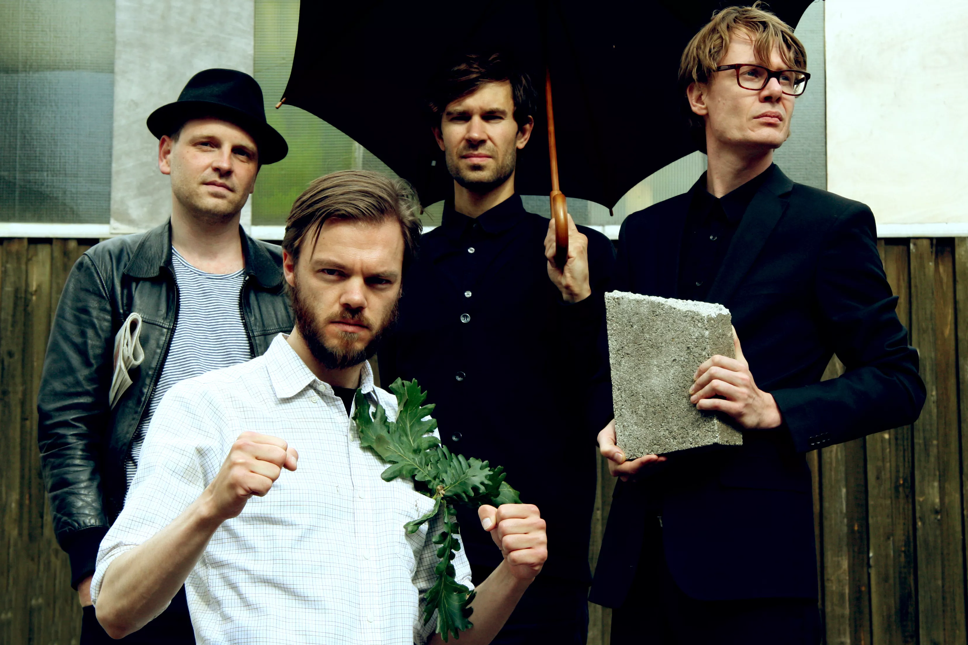 Rum 37 arbejder på album