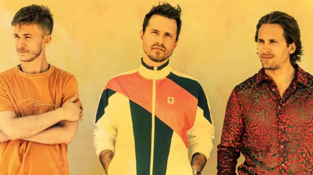 VIDEOPREMIERE: Mobiloptagelser udgør musikvideo for ny dansk trio 