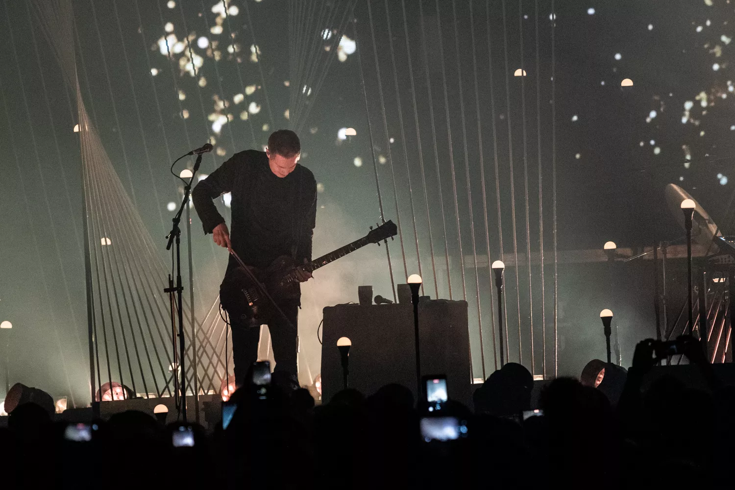 Nostalgitrip med melankolske popsange på otte minutter i snit