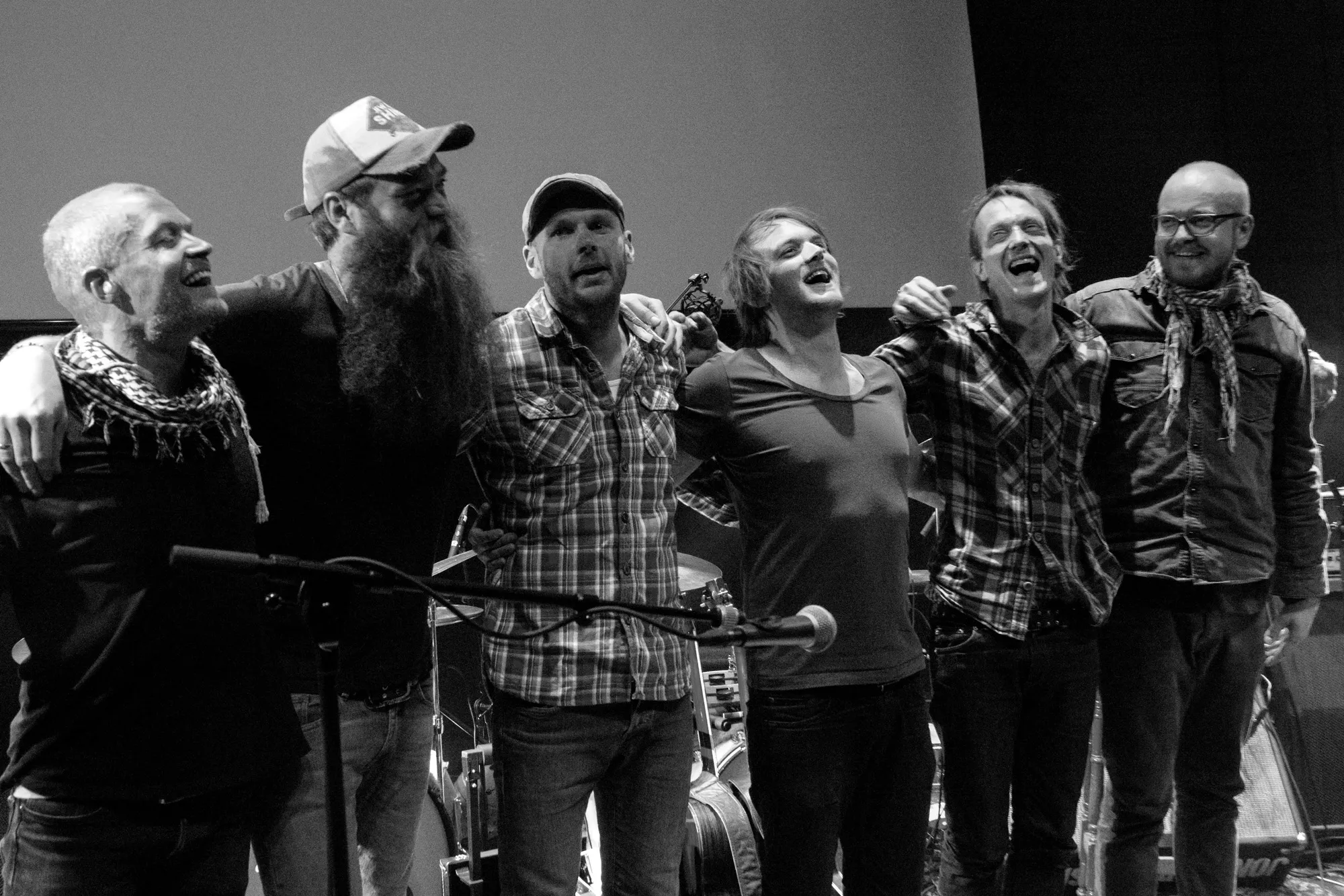 Fredericianske Søren Bigum er guitarist i den populære gruppe Jonah Blacksmith  (anden person fra højre).