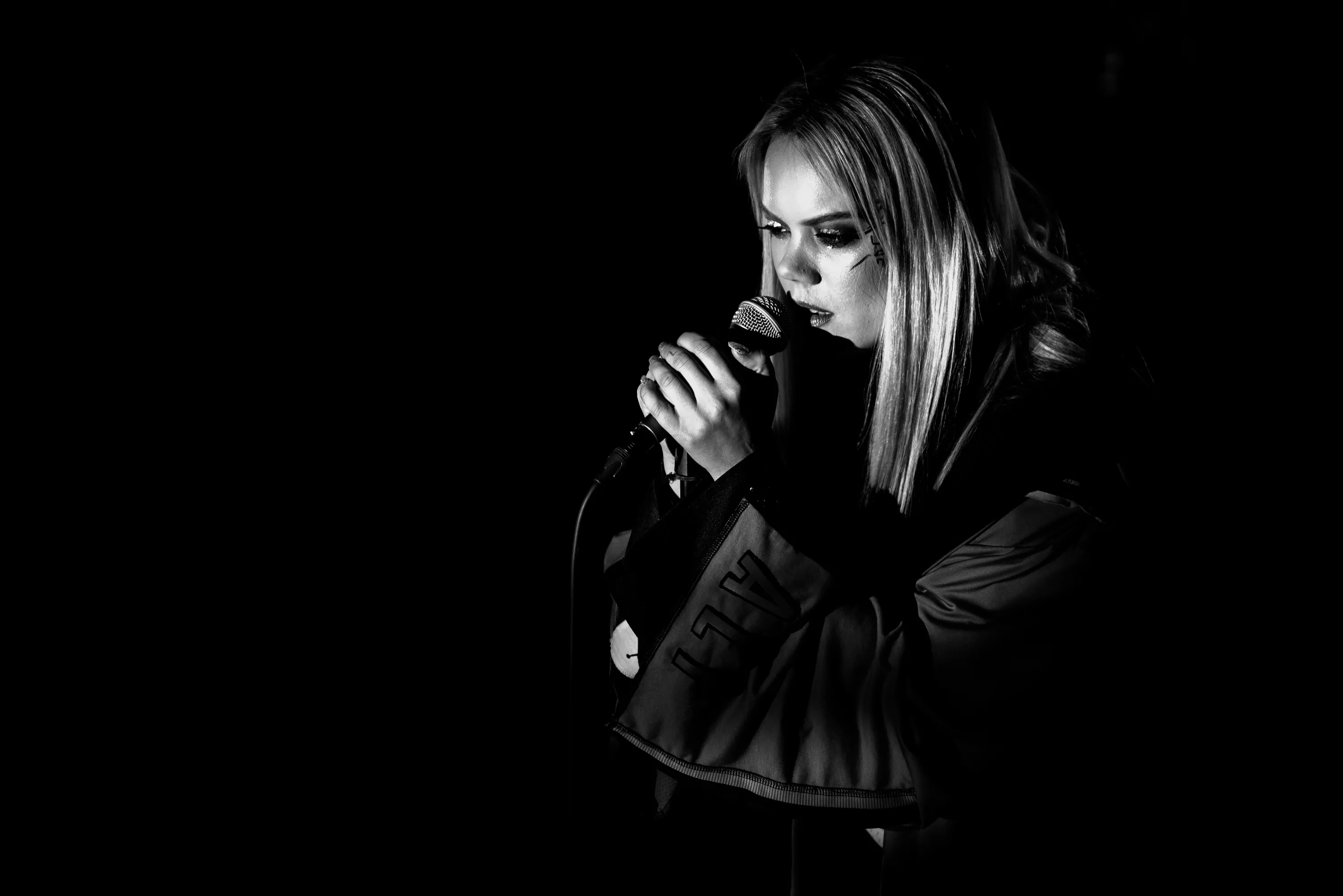 Little Jinder pratar argt album – hör ny låt