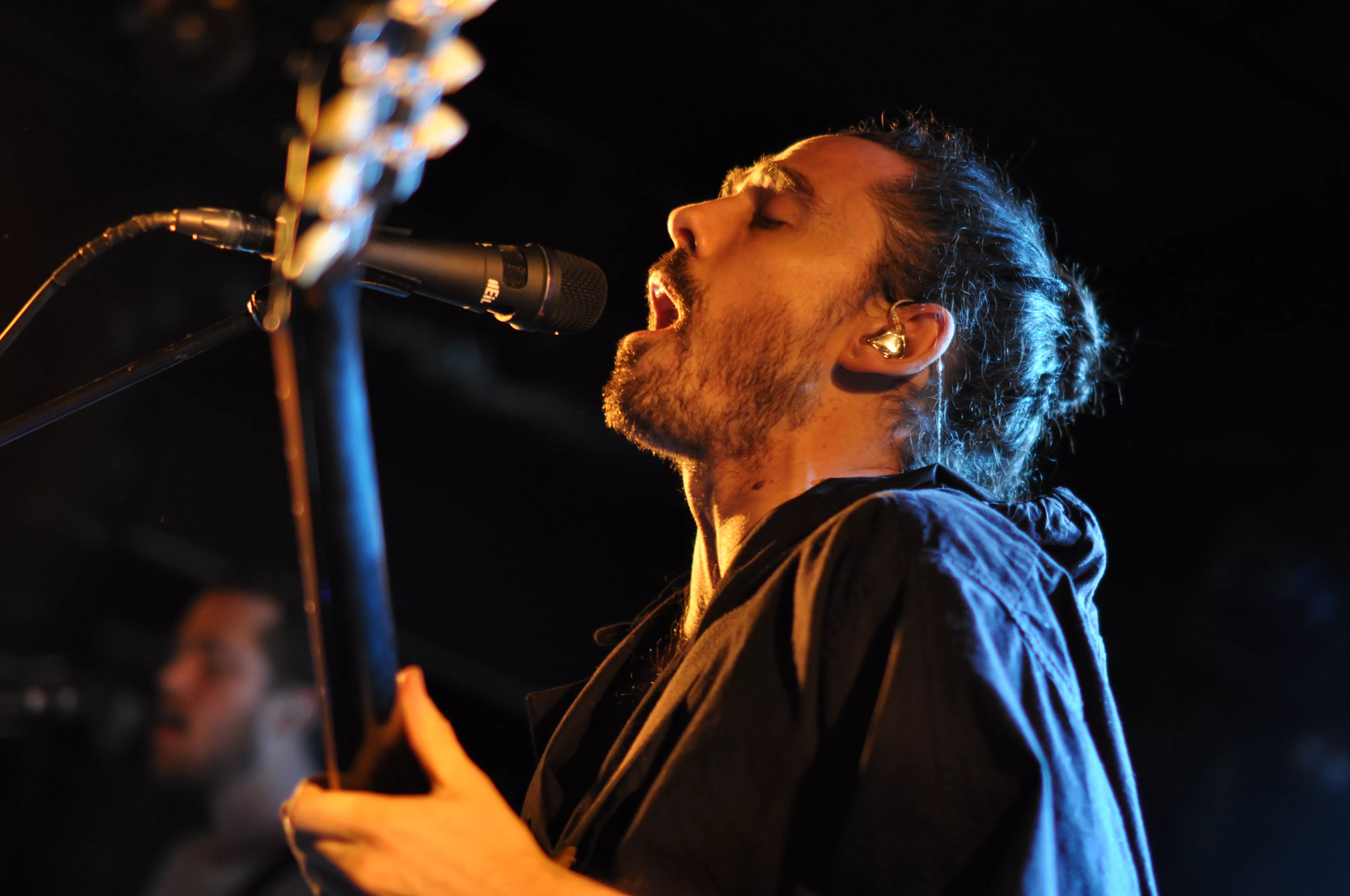 Intimt og kort med manglende bandmedlem