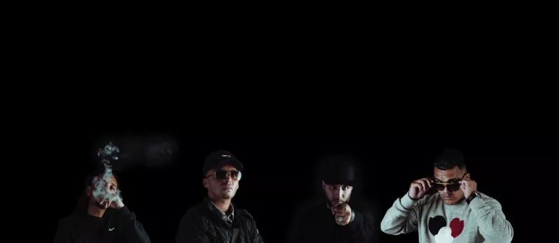 ANMELDELSE: Ild i molotovcocktails