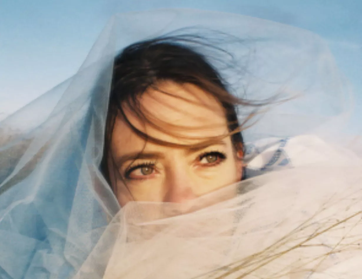 Nephew-sangerinde udsender solosingle