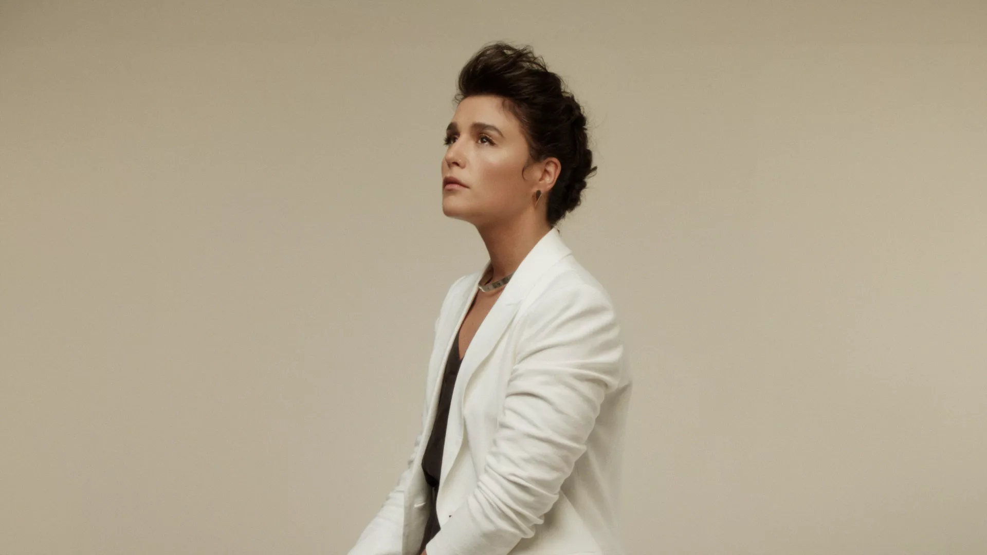 Jessie Ware utsetter
