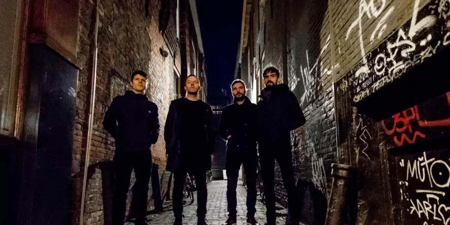 The Slow Readers Club blæste de få heldige omkuld med alt andet end "slow" musik