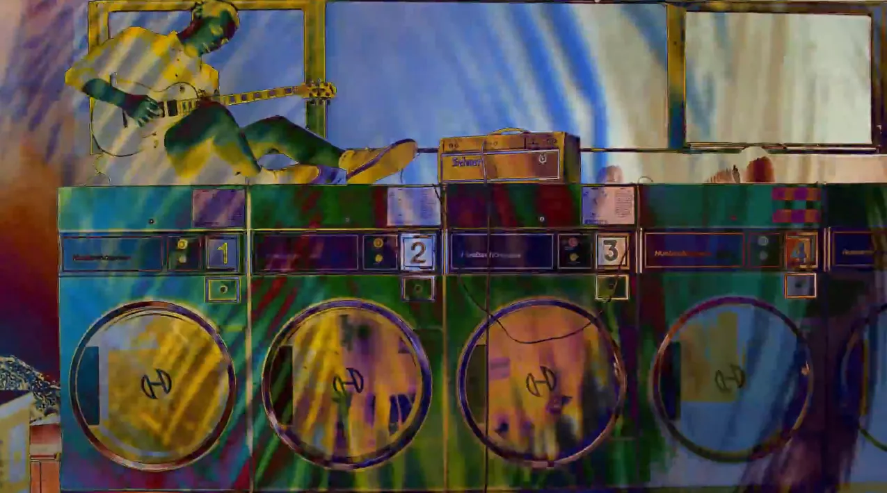 Videopremiere: Turquoise Sun forvandler møntvaskeri