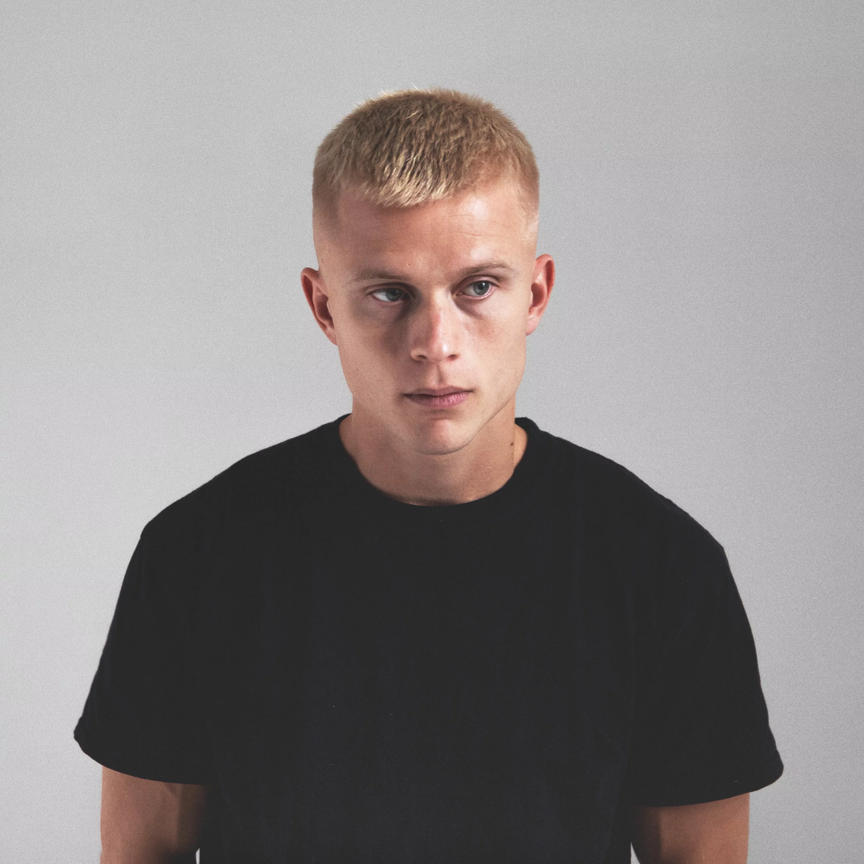 Krig Och Kärlek - Elias Hurtig