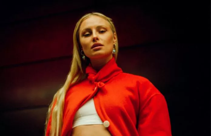 Clara drager på Danmarkstour i 2023 – med nyt album i ryggen