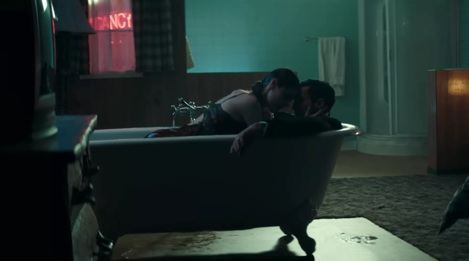 Hed og voldsom ny video fra Maroon 5