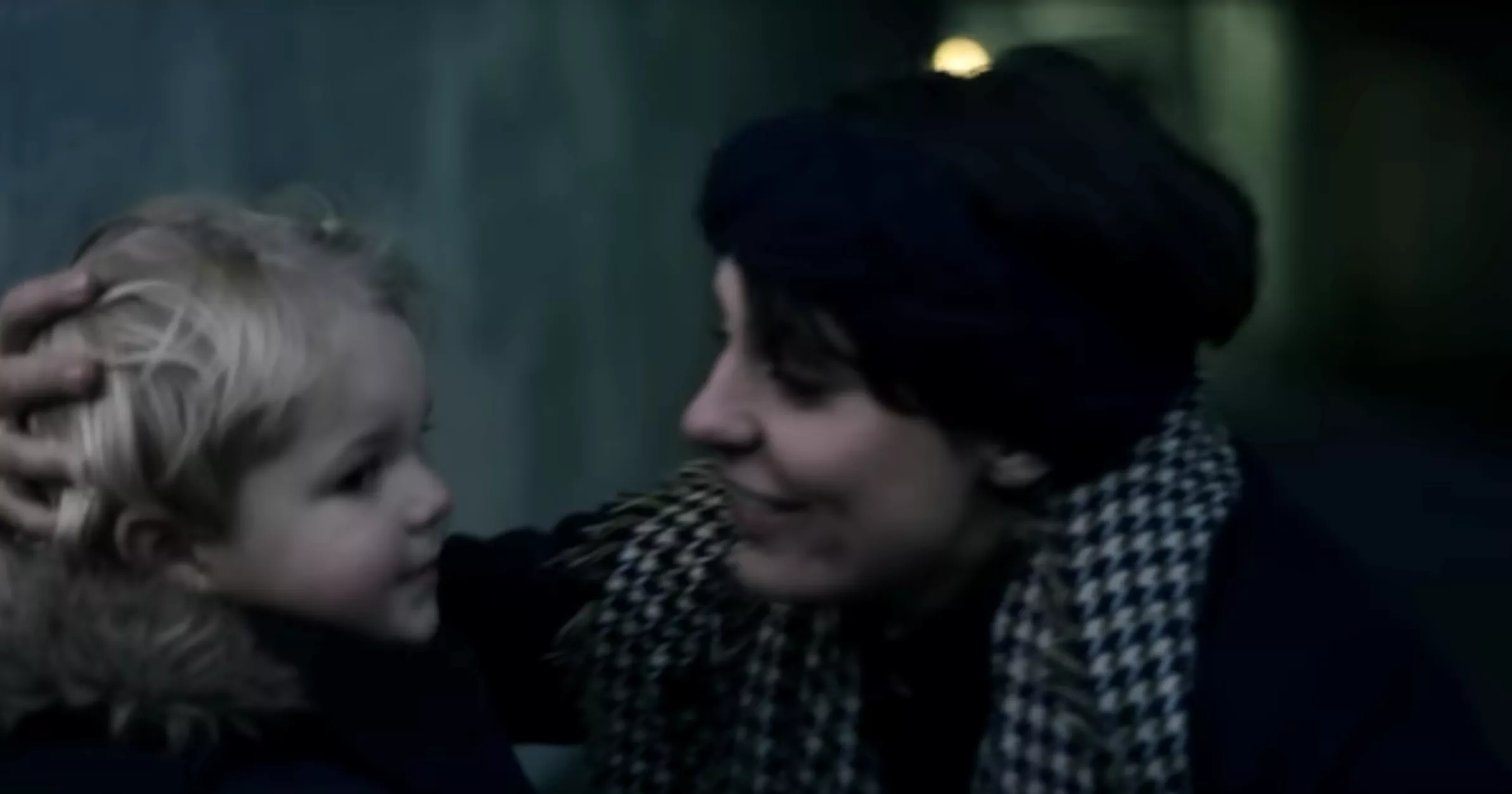 Julie Maria er tilbage – se smuk og livsbekræftende video