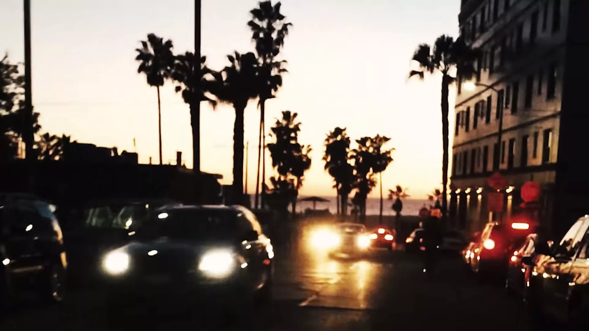 VIDEOPREMIÄR: This Is Head - Beginning