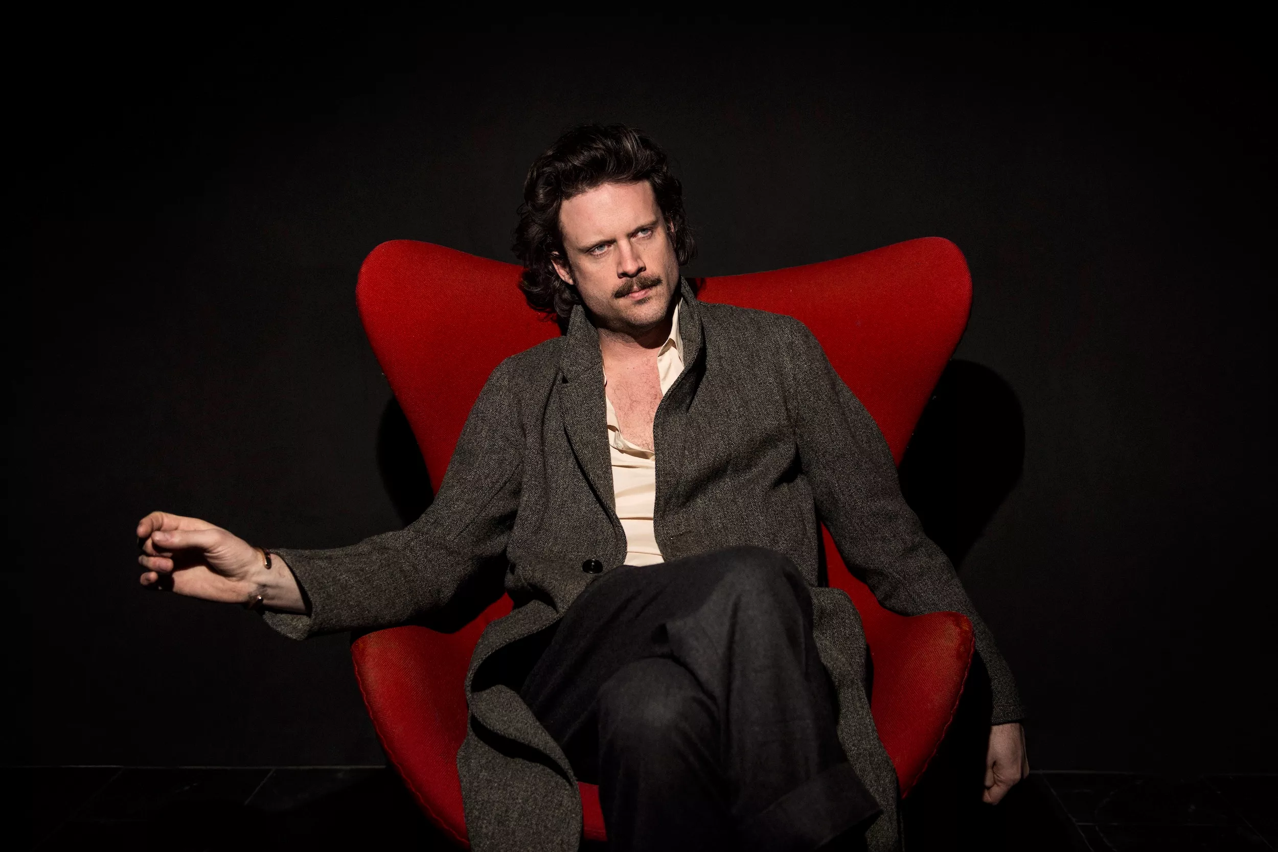 Den menneskelige komedie: Verden ifølge Father John Misty