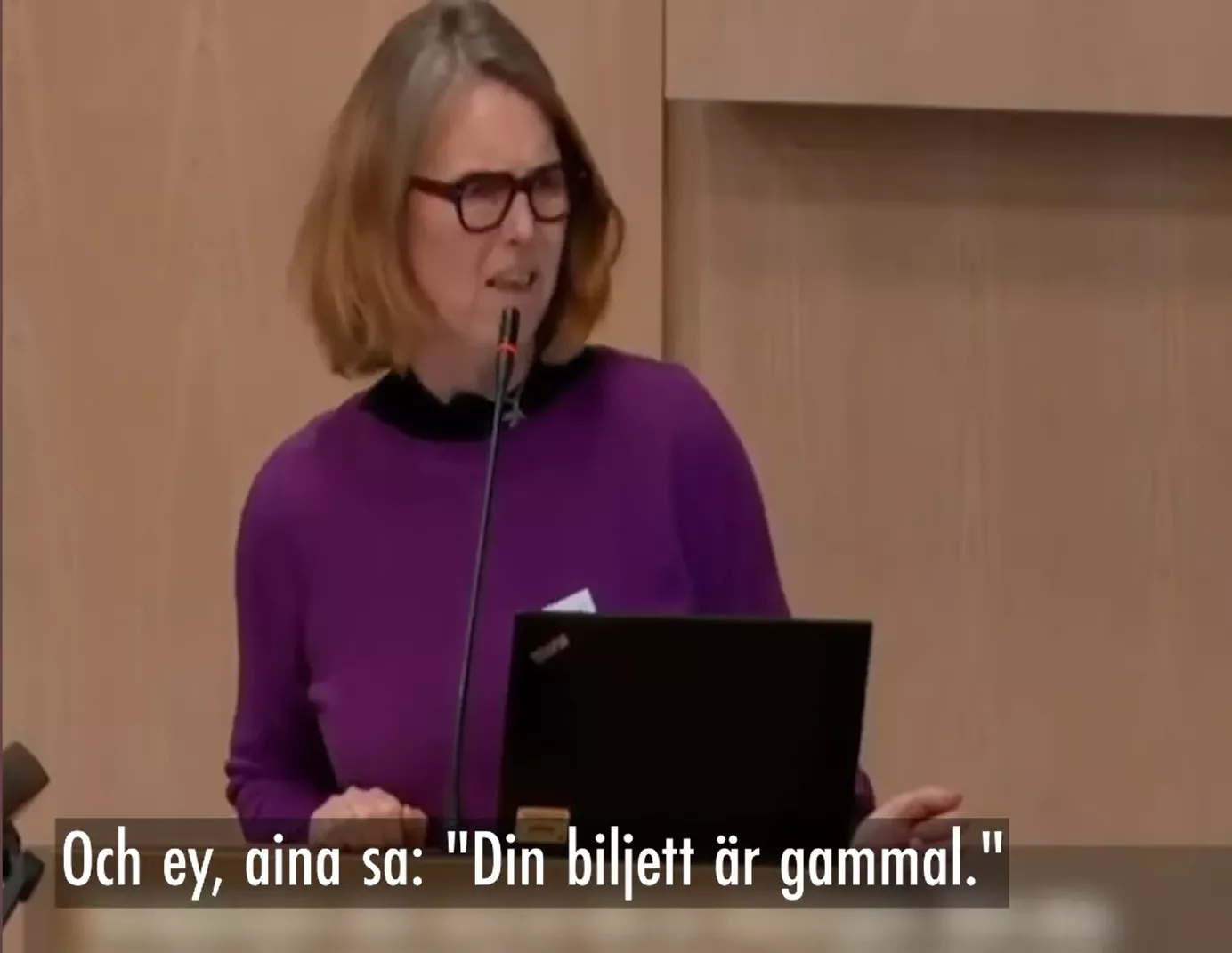 Vänsterpolitiker rappar fram sitt tal