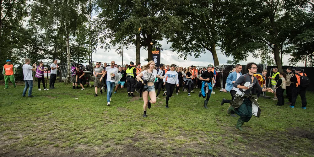 Fotoserie: Festivalpladsen åbner på Roskilde
