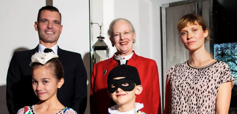 Dronning Margrethe og Oh Land laver Askepot-forestilling
