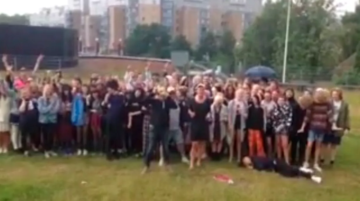 Se fansen hylla Håkan utanför Ullevi