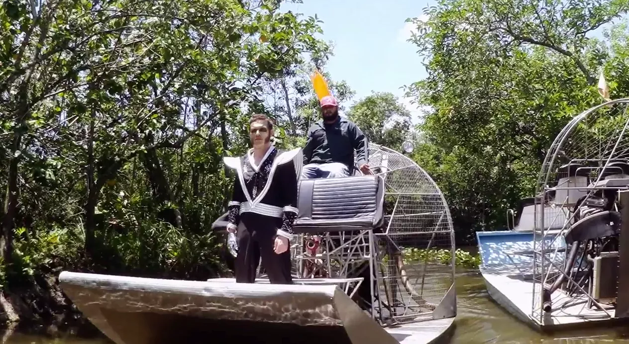 Censurerad nakenhet, läskiga katter och krautpop