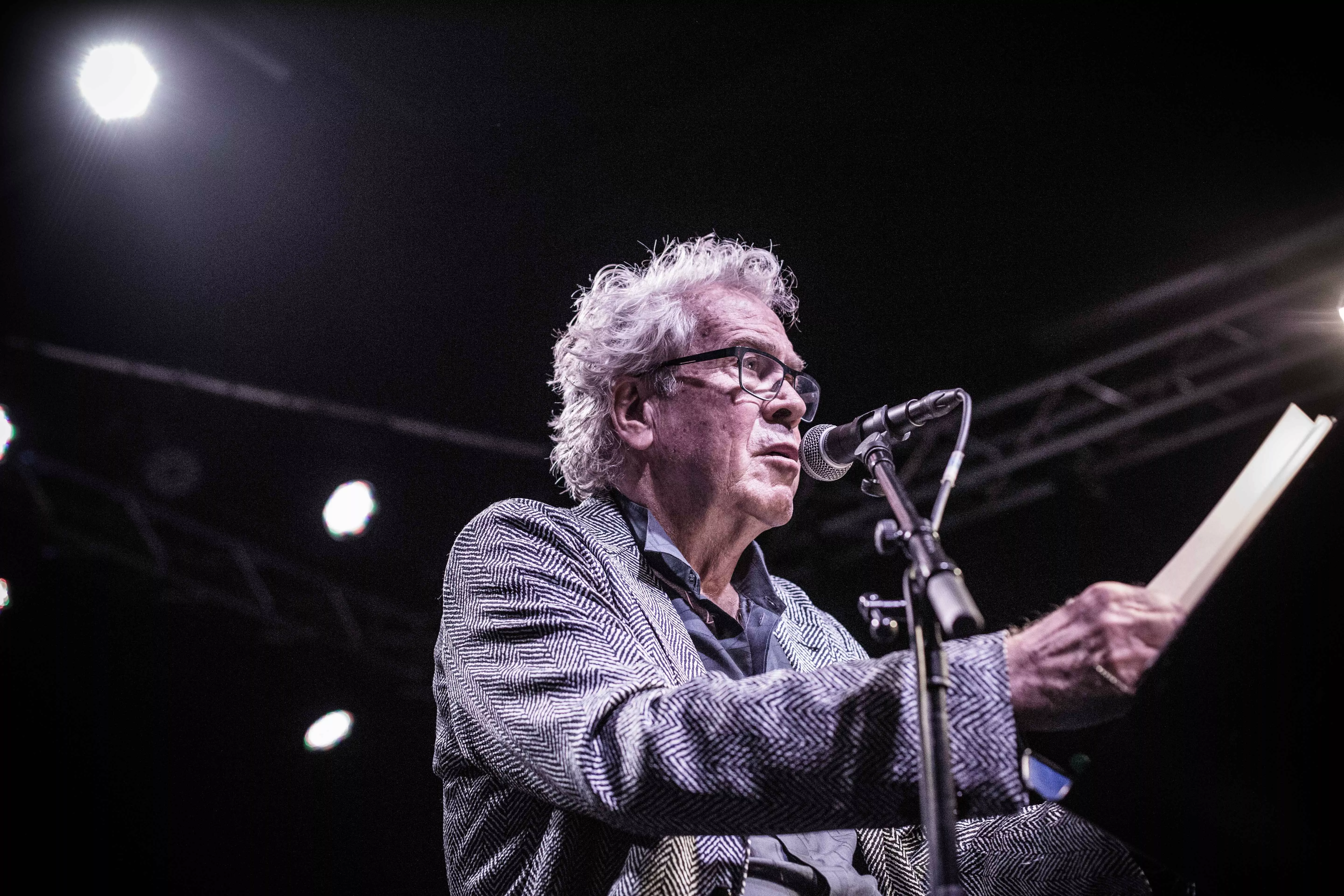 Digte & Lyd genindtager Vega