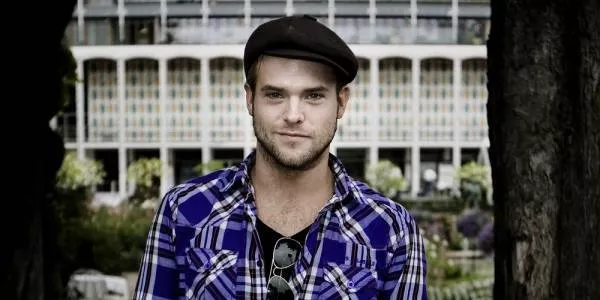 Silas Holst udgiver single