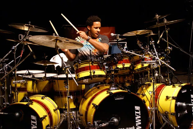 Amerikansk tromme-ekvilibrist til Århus