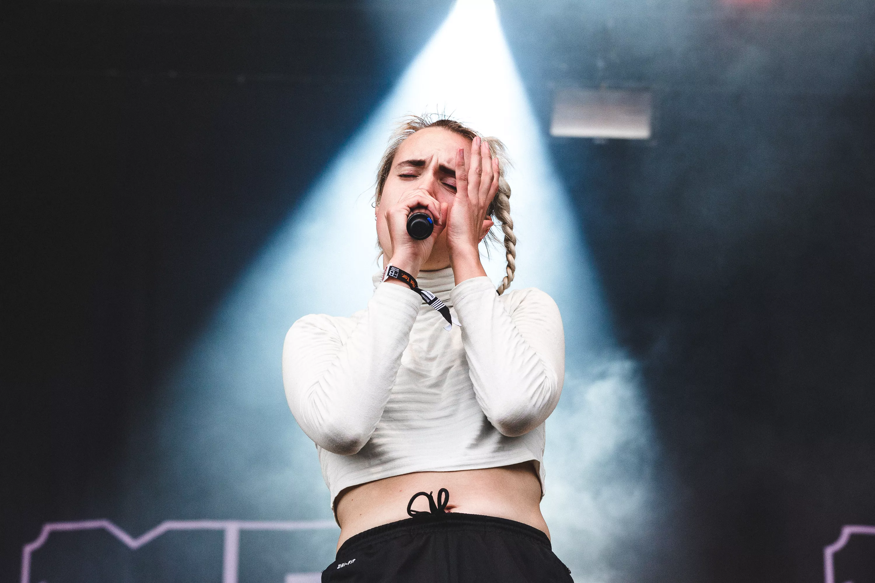 Way Out West lockar med 4 omsusade artister